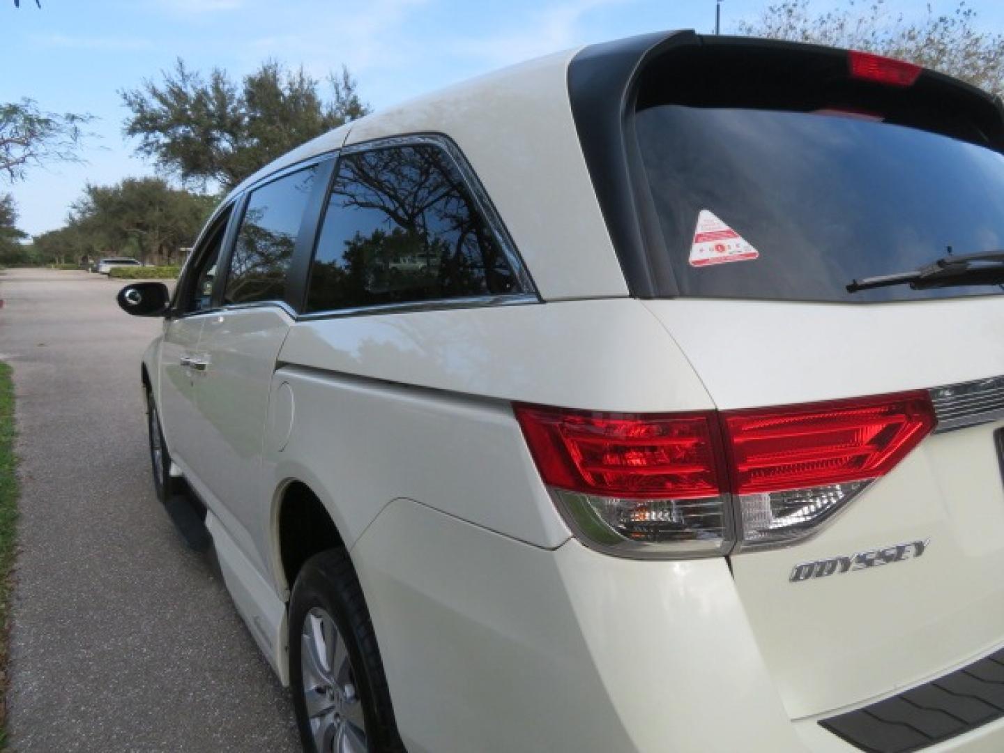 2016 White /Truffle Honda Odyssey (5FNRL5H63GB) , Automatic transmission, located at 4301 Oak Circle #19, Boca Raton, FL, 33431, (954) 561-2499, 26.388861, -80.084038 - You are looking at Gorgeous Pearl White Diamond 2016 Honda Odyssey EX-L VMI Northstar Handicap Wheelchair Conversion Van with 79K Original Miles, In-Floor Power Side Entry Ramp with Kneeling Van Function, Passenger Side 6 Way Transfer Seat, Quick Release Driver's Seat, Hand Controls, Tie Down System - Photo#33